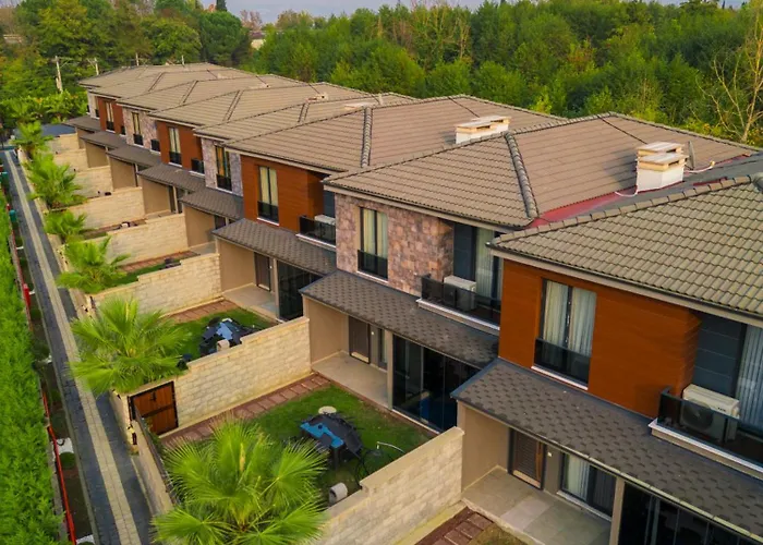 Country Life Aparthotel