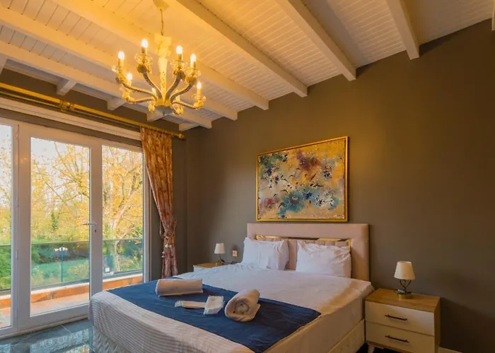 Country Life Aparthotel 4*