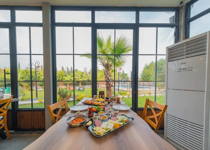 Country Life Aparthotel